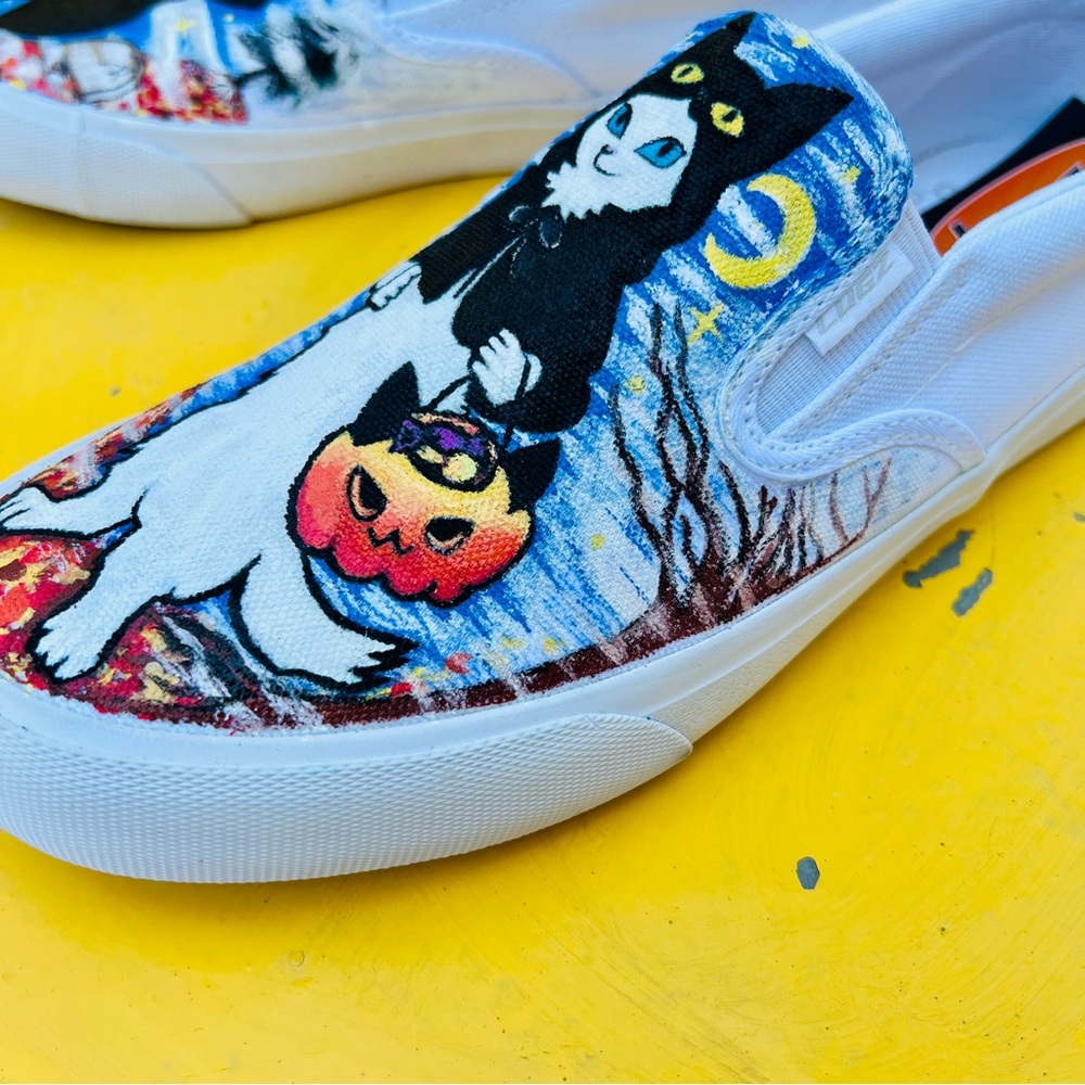 Halloween TrickOrTreat Cats In Spooky Graveyard Hand Painted Canvas Shoes 8.5 - Picture 9 of 12